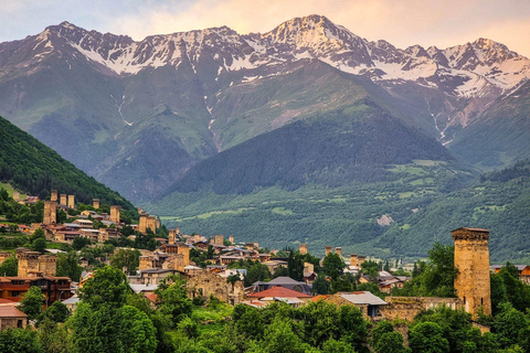 Batoumi : aventure de 2 jours en Svanétie, Ushguli, Mestia et les glaciersBatoumi : aventure de deux jours en Svanétie, Ushguli, Mestia et les glaciers