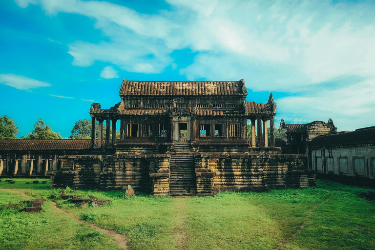 Angkor Wat - 2 dias: pequeno, grande circuito e templo de arenito rosaMesma opção, melhor preço para até 9 pessoas