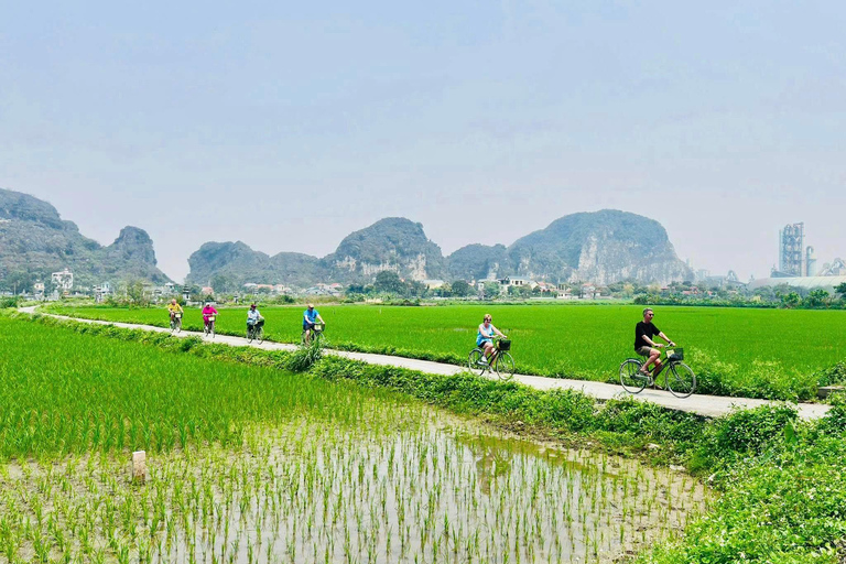 Hanoi: Ninh Binh Am Tien Cave or Trang An, Mua Cave & Hoa Lu Private Tour: Ninh Binh, Hoa Lu, Trang An, Mua Cave, Incense