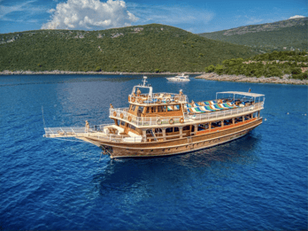 Au départ de Budva : Croisière et visite guidée d'une journée dans la baie de Boka