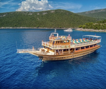 From Budva: Boka Bay Guided Full-Day Tour and Cruise