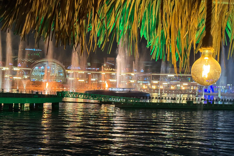 迪拜河阿拉伯独桅帆船巡游、小型游艇码头表演、自助餐和饮料选项迪拜河游船+晚餐+现场舞蹈表演（不含接送服务）