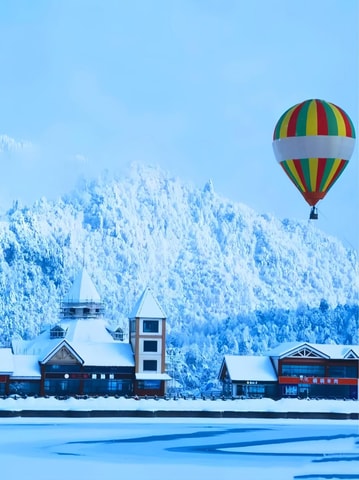 Xiling Snow Mountain Day Tour: Snow Fun or Scenic Hike