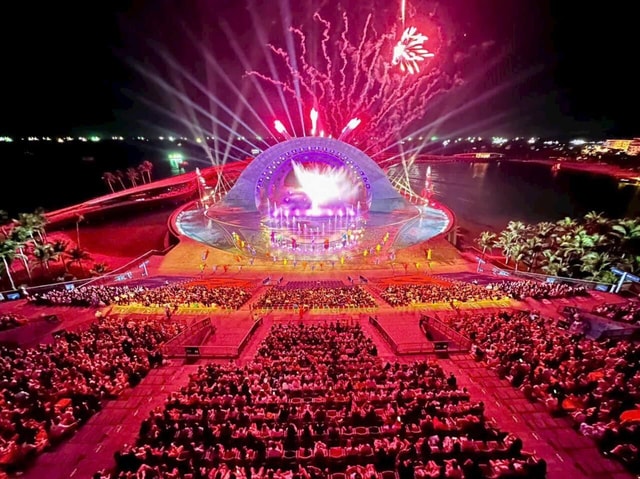 Phu Quoc: Sunset Town& Kiss of the Sea Show w Hotel Transfer