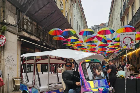 Lisbon: Electric Tuk Tuk Private Tour of the Seven Hills
