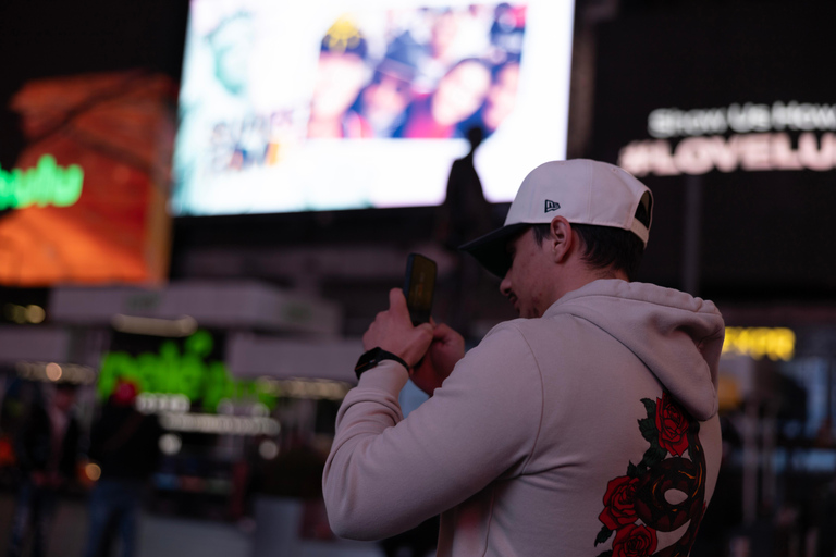 New York : visite à pied de Times Square en soirée avec hot-dogNew York : visite à pied de Times Square en soirée avec dégustation de hot-dog