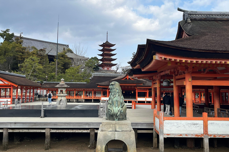 Hiroshima: tour to Peace Memorial Park and Miyajima IslandHiroshima: people with JR Passes or bullet train tickets