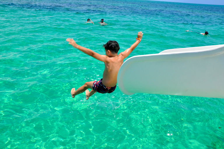 PuntaCana: Private Luxury Family BoatCruise with snorkelling