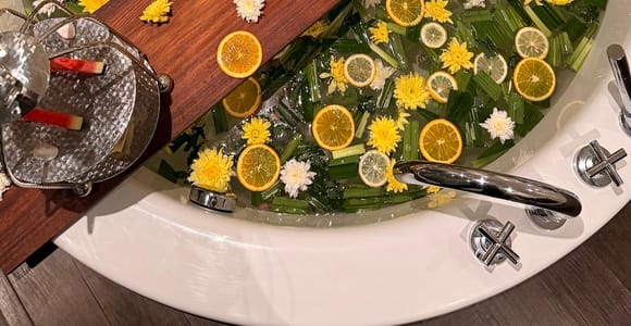 Phuket: Flower Bath and Massage Experience with drinks