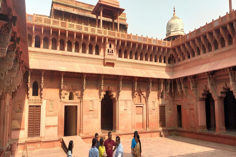 Vanuit Delhi: Agra-nachttour met de auto met accommodatieTour met 3-sterrenhotel, privéac-auto en gids