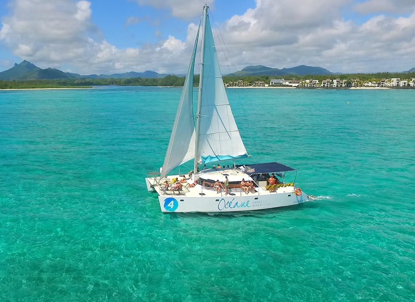 Mauritius: Ile aux Cerfs-katamarankrydstogt med grillfrokost