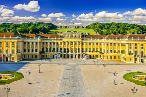 Vienne : Visite du château de Schönbrunn et de ses jardins en coupe-fileVisite en anglais