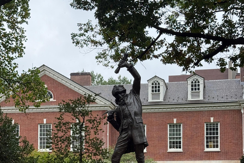 From NY: Lancaster Pennsylvania and Philadelphia day Tour English Tour