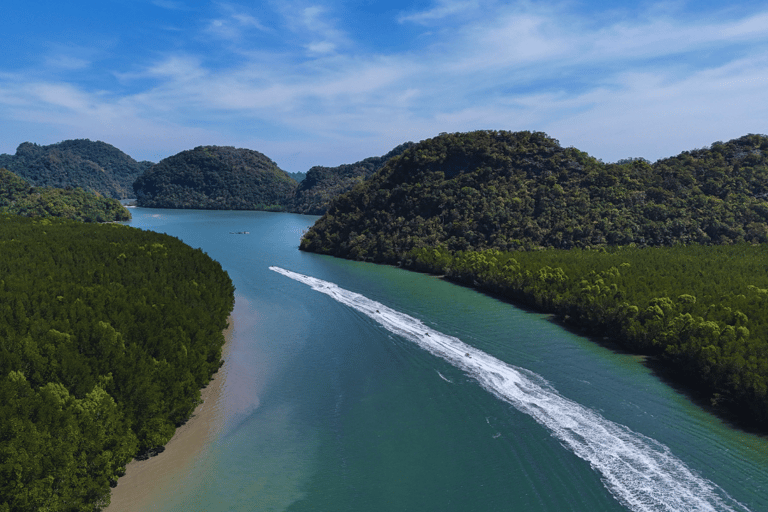 Visite privée en jet ski surpuissant à Langkawi avec vidéo par droneFORFAIT LUXE BRONZE INDIVIDUEL