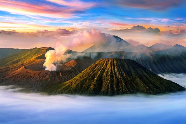 Visit From Surabaya Bromo midnight tour with german guide in Mount Bromo