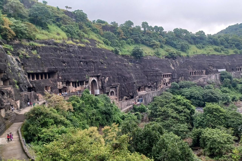 Viaggio conveniente in taxi da Aurangabad alle Grotte di Ajanta e Ellora