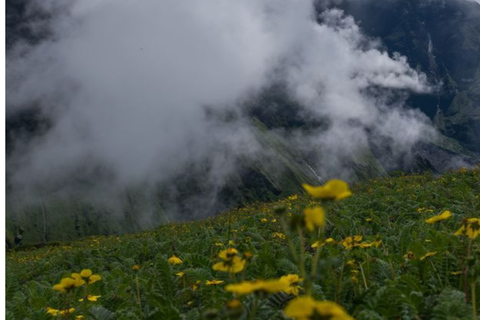 From Kathmandu: 13-Day Meme Pokhari Trek with Guide