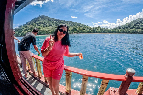 Z Koh Chang: 4 wyspy Snorkel &amp; Beach Tour dużą łodziąRejs wycieczkowy na 4 wyspy: Z transferem do hotelu