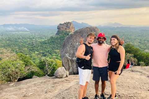 Tour in tuk tuk da Kandy a Sigiriya