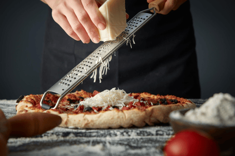 Aventure culinaire : Faites de la pizza et sirotez du vin au Royal RepastAventure culinaire avec un chef professionnel