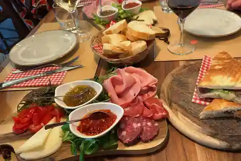 Milan: Street Food Walking Tour