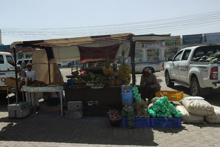 Muscat: Visit Sinaw Market, Izki Village, & Jarnan Cave Tour