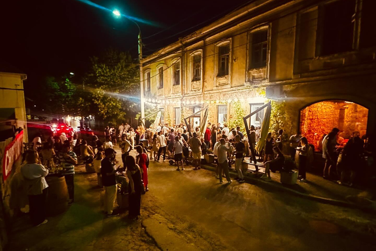 Chisinau: Cóctel Bar Crawl y Boutiques de Vino