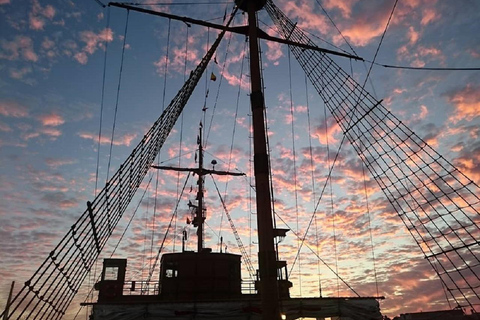 Bahía de Osaka: Pase de Embarque en el Crucero Santa María