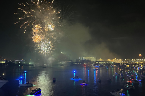 Miami: New Years Eve Fireworks Cruise on Biscayne Bay
