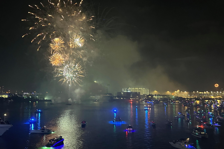 Miami: New Years Eve Fireworks Cruise on Biscayne Bay