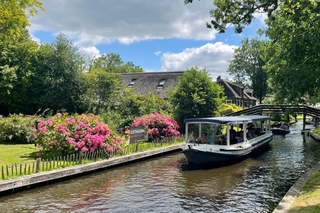 Giethoorn: 1-uur durende boottocht met optioneel eten & drinken