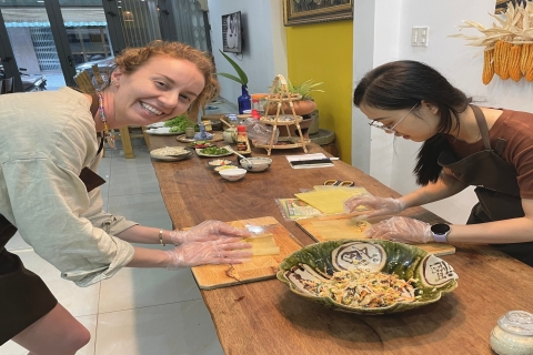 Da Nang: Traditional Cooking Class and meal with Local Girl