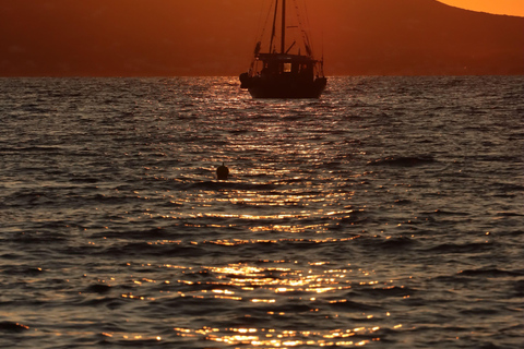 Santorini: Sunset Cruise with Volcano and Hot Springs Stops