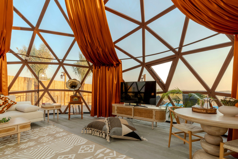 Dubaj: Nocna safari z noclegiem w luksusowej kopule i obserwacją gwiazdWycieczka prywatnym luksusowym domem