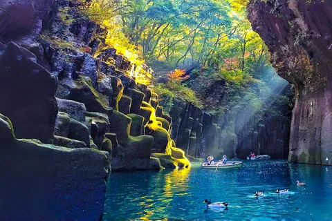 Kyushu Legends: Takachiho Gorge & Kumanoza Shrine Day Trip