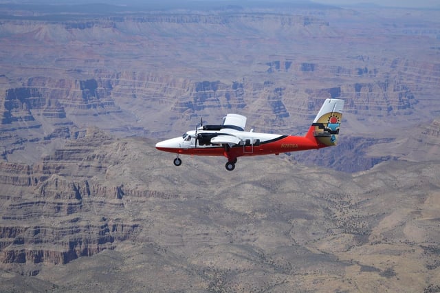 Las Vegas: Volo di andata e ritorno per il Grand Canyon e tour in Hummer