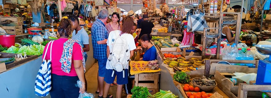 Nosy Be : visite citadine en tuk-tuk par Lemuria Land