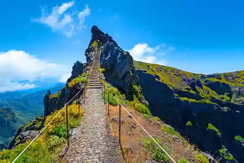 Marche de l'île de Madère du Pico Areeiro au Pico Ruivo