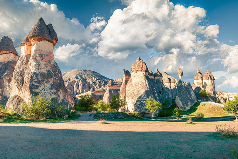 Explorando a Capadócia: Uma aventura cultural de dois diasTraslado gratuito dos hotéis de Antalya - Alanya - Side - Kemer