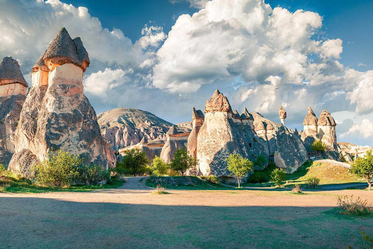 Explorando a Capadócia: Uma aventura cultural de dois diasTraslado gratuito dos hotéis de Antalya - Alanya - Side - Kemer