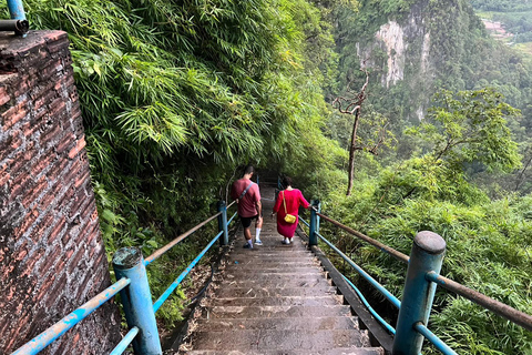 Krabi: Zachód słońca w świątyni Tiger CaveKrabi: Wycieczka do Świątyni Tygrysiej Jaskini o zachodzie słońca