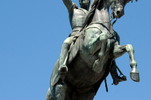 Mendoza: Walking & Wine Tour with Tastings & San Martin Park