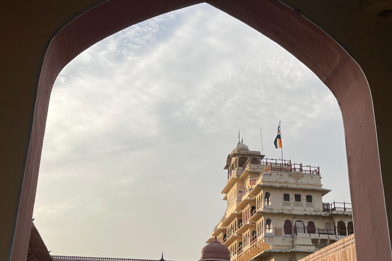 斋浦尔带司机和导游的私人城市之旅