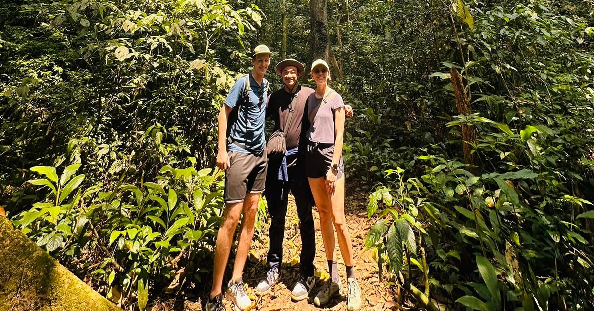 Ninh Binh: Day Trek in Cuc Phuong National Park and Bear Sanctuary