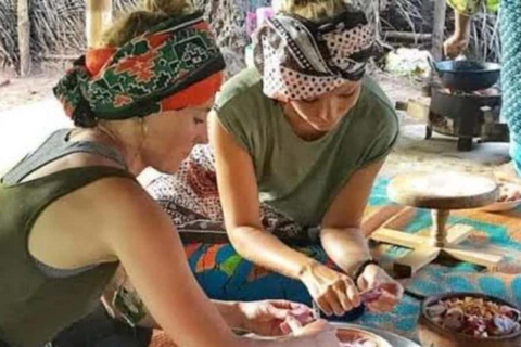 Zanzibar: snorkeling all'Atollo di Mnemba, tour del villaggio e di Stone TownZanzibar: snorkeling all'Atollo di Mnemba, villaggio e Città di Pietra