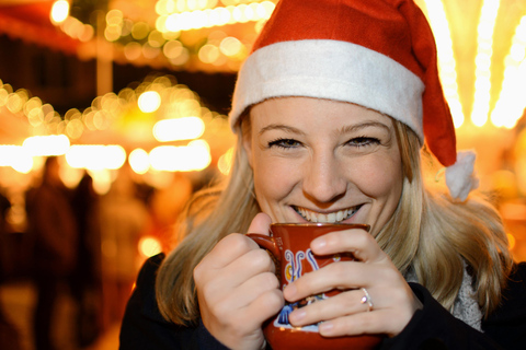 Berlin : Visite en bus des lumières de Noël (2 heures), vin chaud inclusTour de Kurfürstendamm