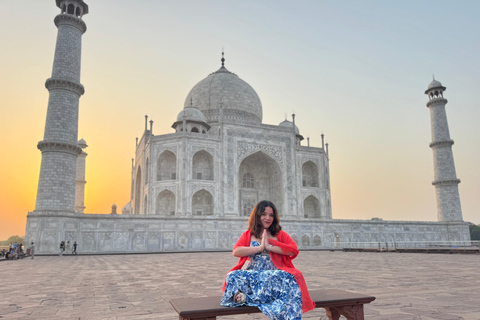 From Delhi Lavish Taj Mahal Tour with Luxury Car & VIP Entry From Delhi: All Included Tour with Toyota Velfire Car