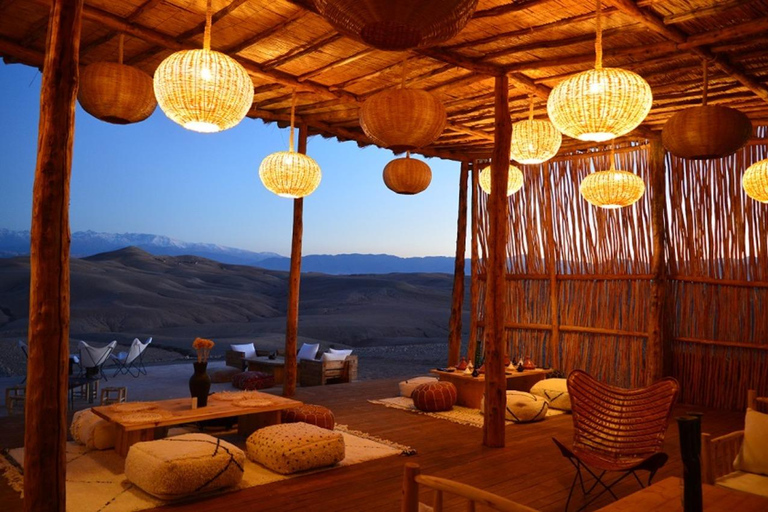 Marrakech: Cena nel deserto di Agafay e giro in cammello al tramonto