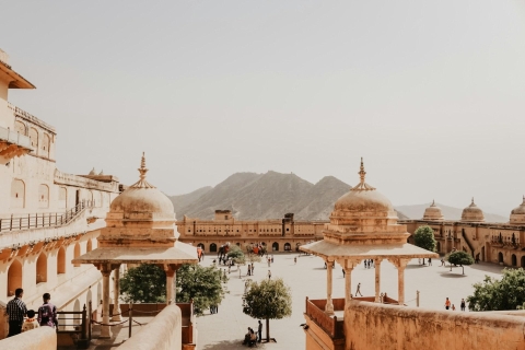 Jaipur: Private Local Day Trip with Transfers and Guide Driver + Private Car + Tour Guide