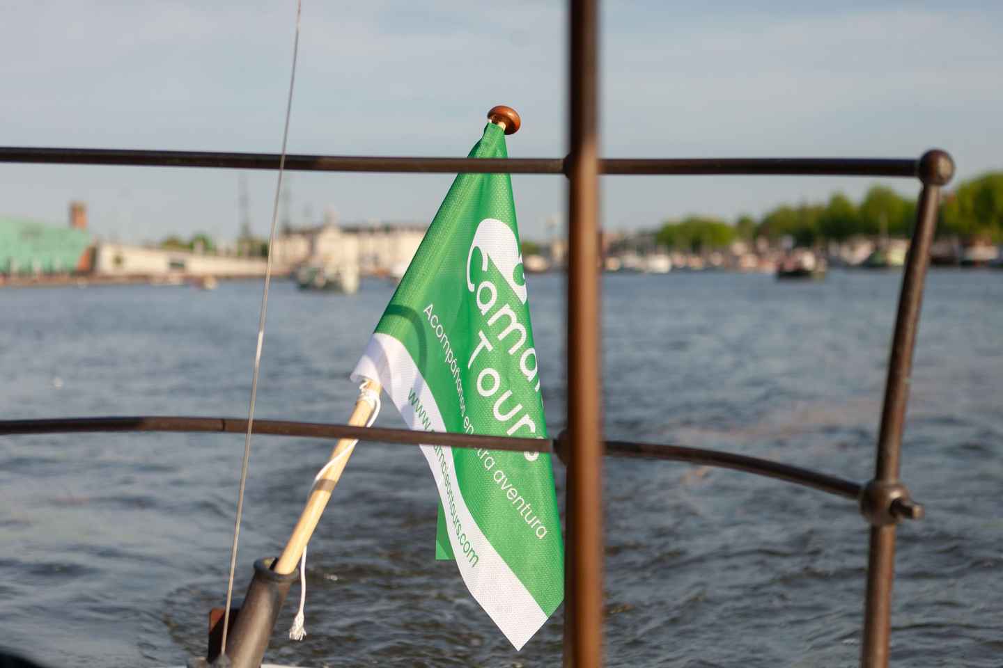 Amsterdam Canal Boat Ride with a Spanish-speaking Guide